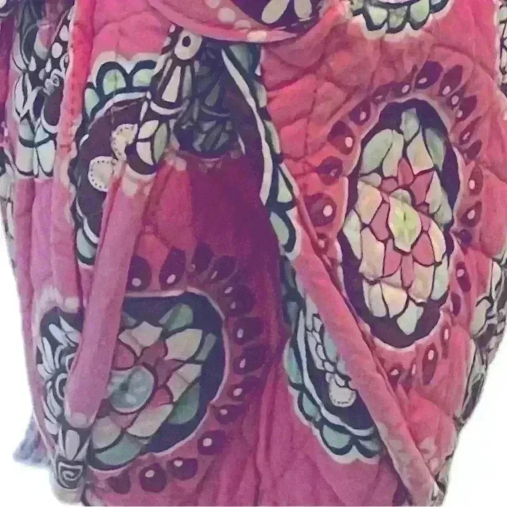 Vera Bradley Crossbody/Shoulder Bag.  Pre Owned in Good Condition.  Cupcakes - Picture 4 of 8